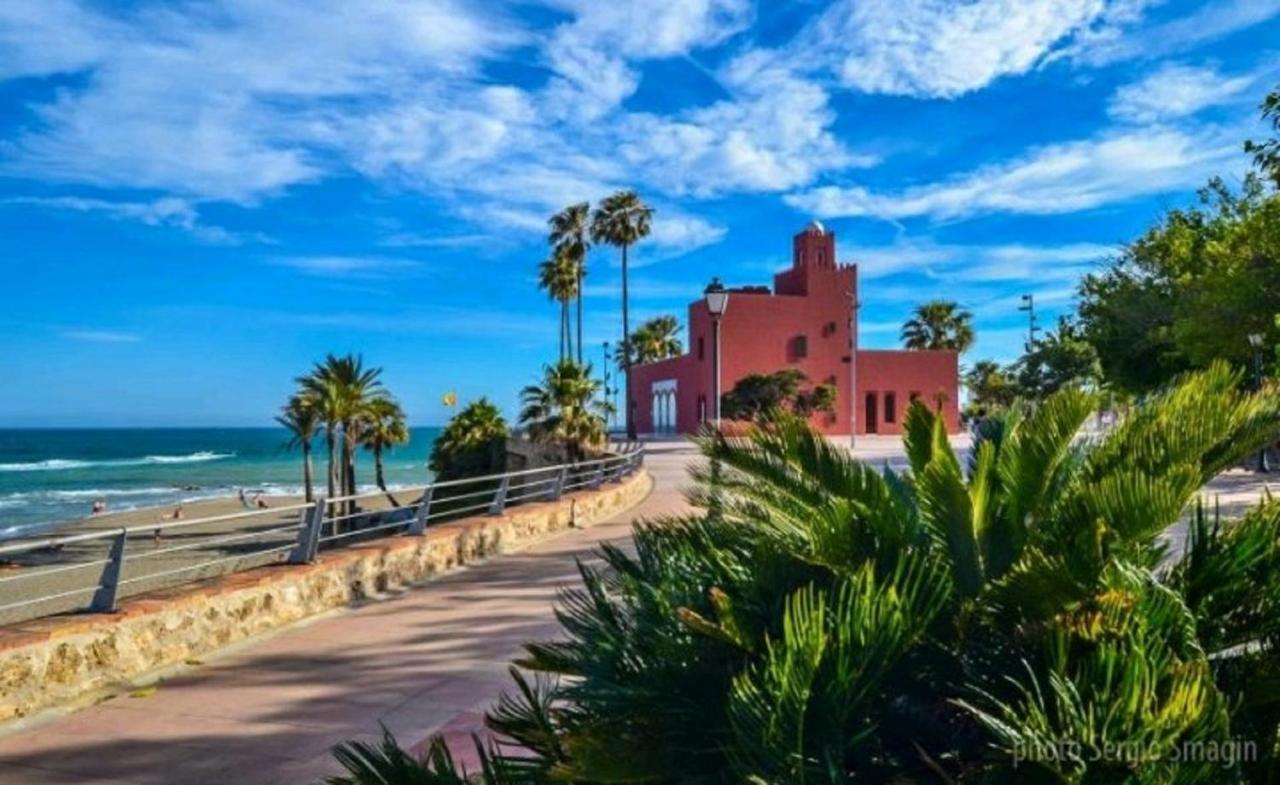 Benalbeach Holidays Apartament