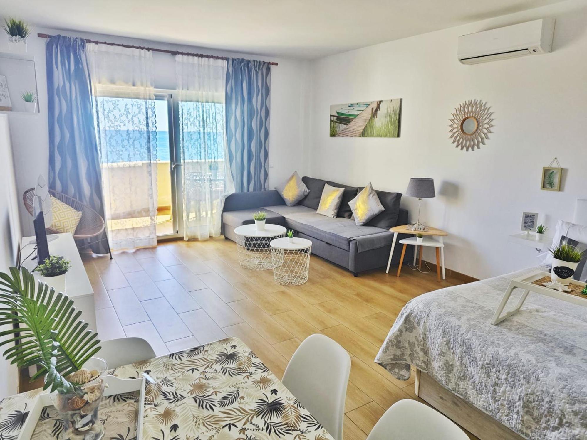 Benalbeach Holidays Apartament