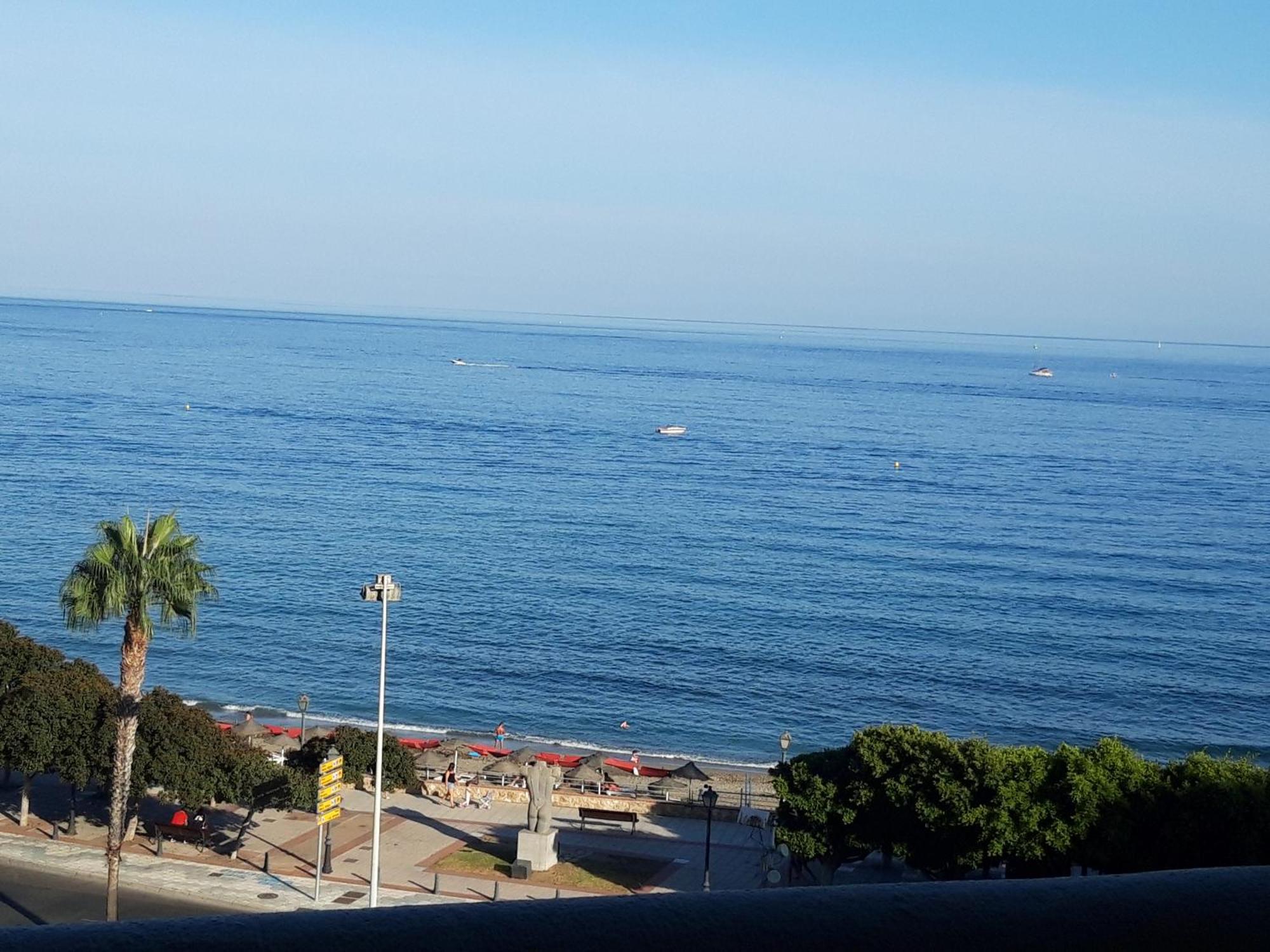 Benalbeach Holidays Apartament *